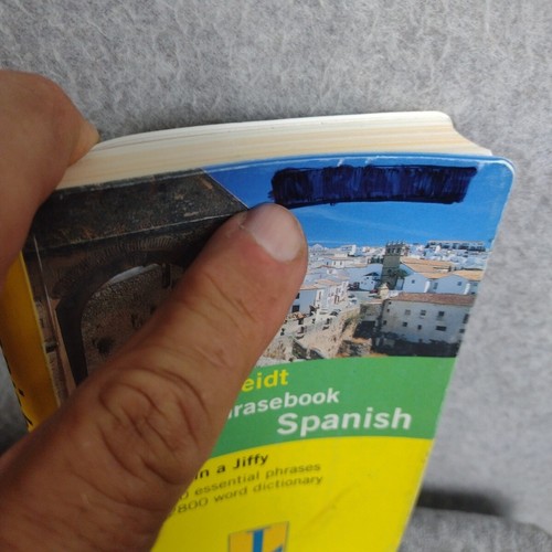 Langenscheidt Pocket Phrasebook SPANISH - Small Softcover 2011 - Picture 2 of 14