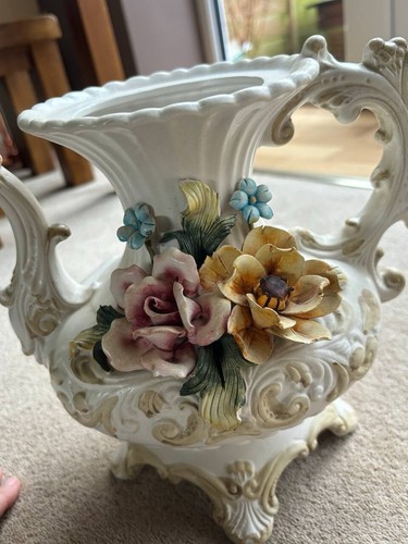 capodimonte Italian porcelain large vase excellent condition - Picture 4 of 5