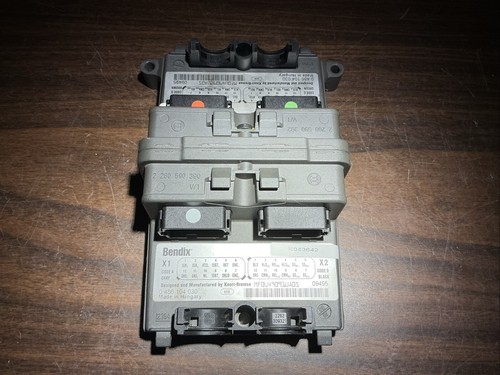 Control de freno antibloqueo vehículo Bendix K043642 2530-01-576-4574 - Imagen 2 de 7