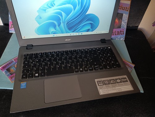 ACER e5-573 15,6" I3-1,7Ghz 8gb 128gb nvme WINDOWS11 - Foto 2 di 8