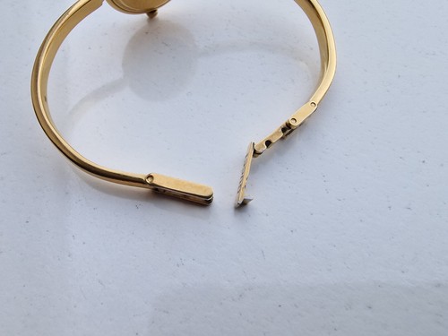 Gucci Damen Spangen Armbanduhr Quarz mit 15 farbigen Wechsel Lünetten + Etui - Bild 14 von 24
