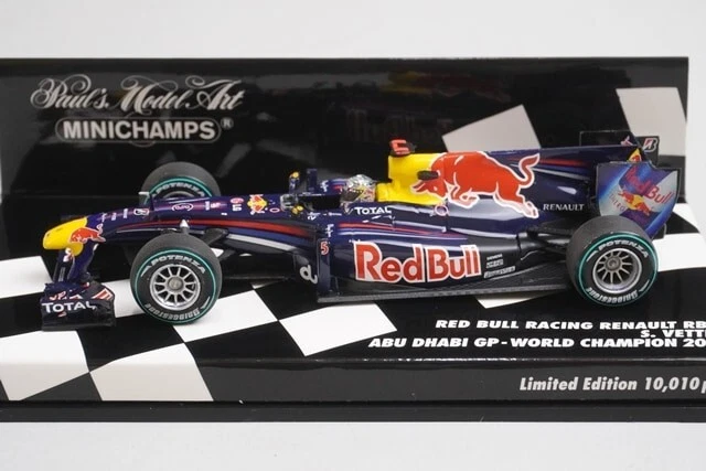 1:43 MINICHAMPS 410100105 Red Bull Renault RB6 Abu Dhabi GP 2010 #5 S.Vettel - Image 3 of 4