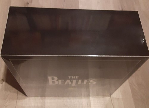  BEATLES STEREO BLACK BOX SET -16 LPS - SEALED NEW - Picture 3 of 5