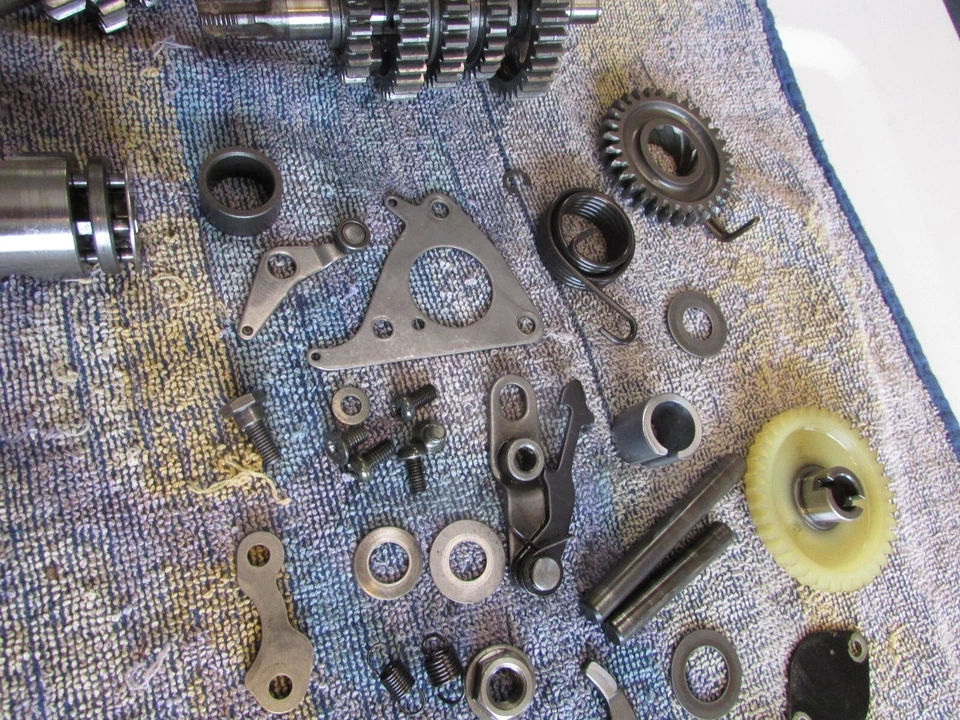 1997 Suzuki DS80 OEM Complete Transmission - Изображение 3 из 4