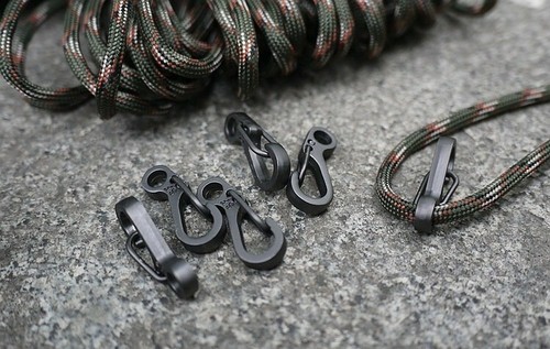 10PCS Mini Carabiner Clip Snap Spring Clasp Hook Keyring Camping Karabiner Tool - Picture 3 of 3