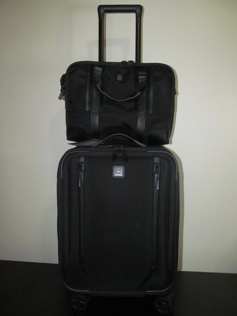 Victorinox Luggage Frequent Flyer Carry On Spiner & Laptop Business Brief NWT WR10896 Victorinox Luggage Frequent Flyer Carry On Spiner & Laptop Business Brief NWT WR10896