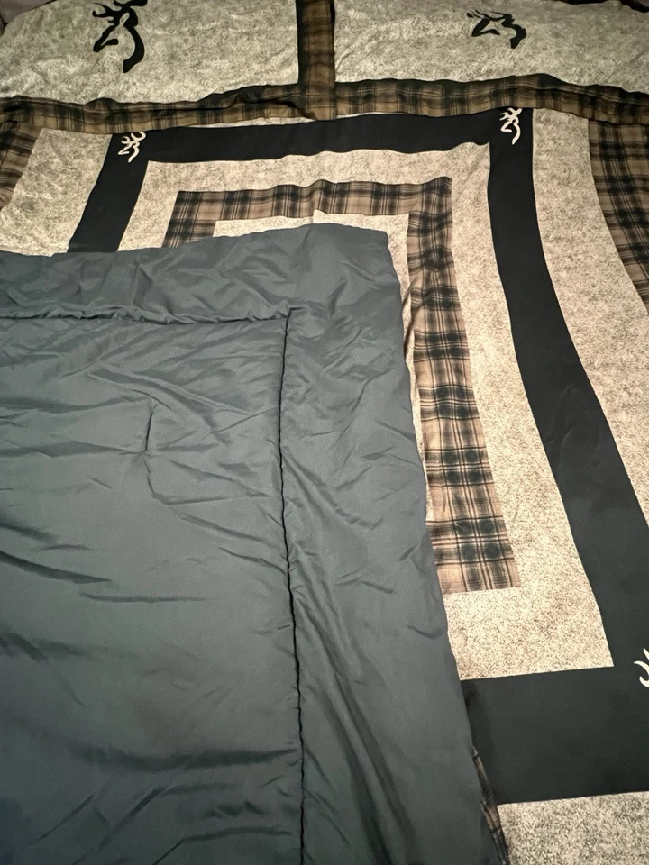 Juego de edredón y farsa Browning tamaño queen. 88” X 96” Foto 3 de 4