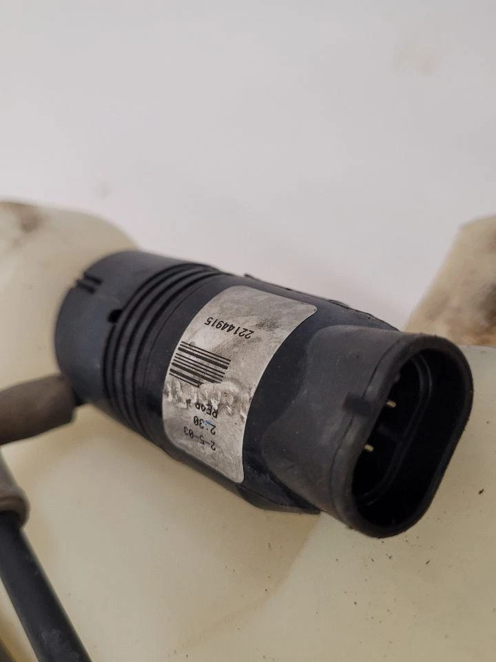 00-05 Depósito de lavadora Chevrolet Suburban 1500 con limpiaparabrisas trasero Opt C25 12487671 Foto 3 de 4