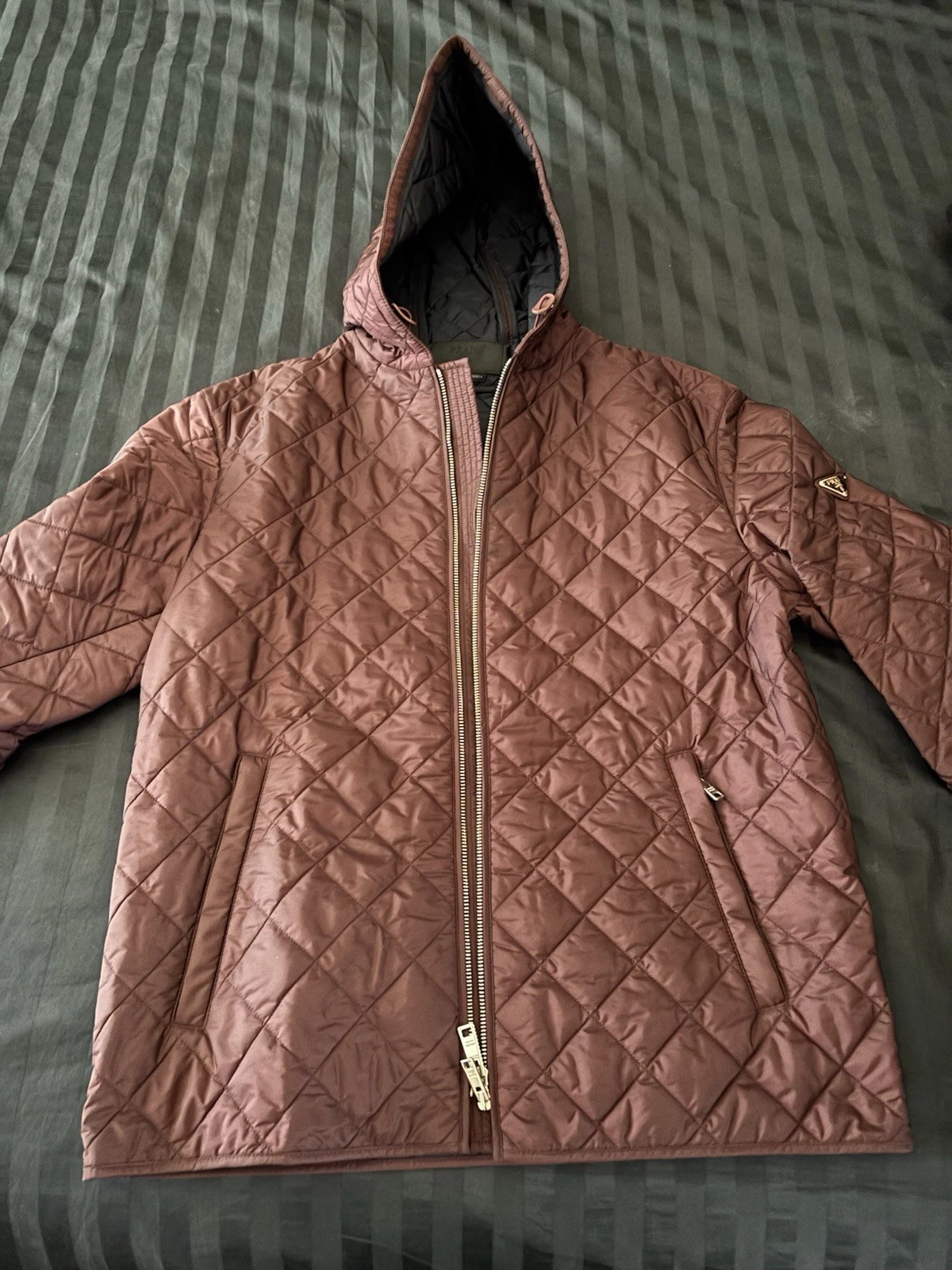 Prada cappotto giacca puffer rosso trapuntato zip cappuccio uomo L 48