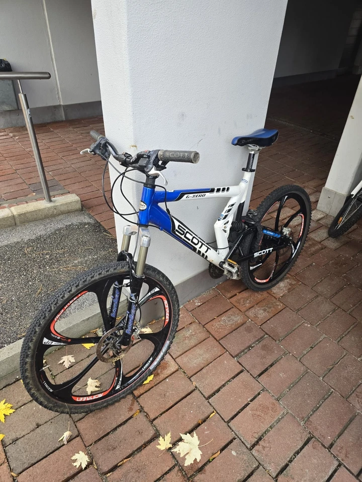 Scott G-Zero  Chris King Steuersatz, Race Face Kurbel, XT Schaltung Stern Felgen - Bild 2 von 4