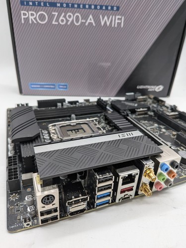 Placa madre modelo desconocido - piezas sueltas/defecto - Imagen 2 de 5