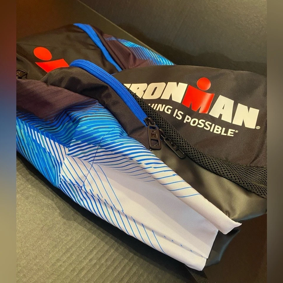 Mochila Ironman Signature Negra Azul IM Transition ¡NUEVA! $80 al por menor Foto 4 de 4