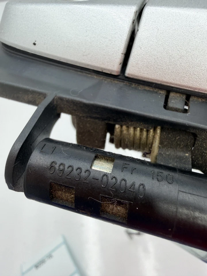 Manija de puerta delantera izquierda Toyota Corolla 2009-2014 69232-02040 OEM B226-16 Foto 4 de 4