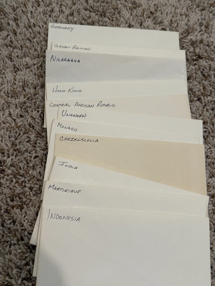 Senior Statesman World Stamp Album and Collection of 100s of Worldwide Stamps - Image 4 of 4