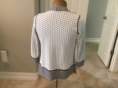 Chicos Traveler Reversible Cover Blouse Jacket Top Black And White Size 1 EUC - Picture 2 of 4