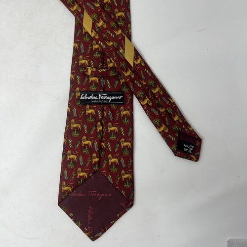 Salvatore Ferragamo Vintage 3.75” Lion Crown Red Silk Neck Tie Royal Regal Italy - Picture 2 of 9