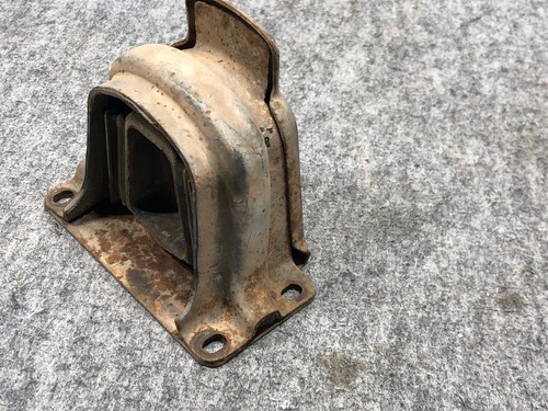 2004 2005 2006 Pontiac GTO LS1 LS2 Differential Mount Bracket 04 05 06 - Picture 12 of 16