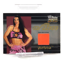 2003 Fleer WWE Divine Divas w/Love Clothing Victoria Event Worn Rookie RC