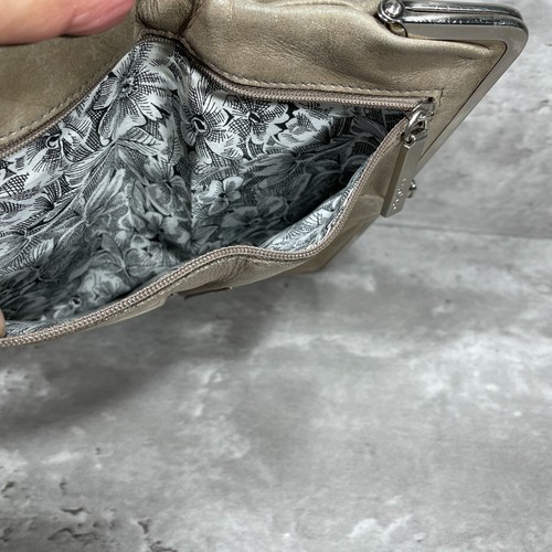 Hobo International - Lauren Double Kisslock Leder Geldbörse Distressed Grau - Bild 4 von 17