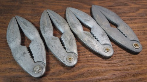 Lot of 4 Vintage Metal Lobster Crab Claw Cracking Tool - Dining Utensils - Picture 7 of 8