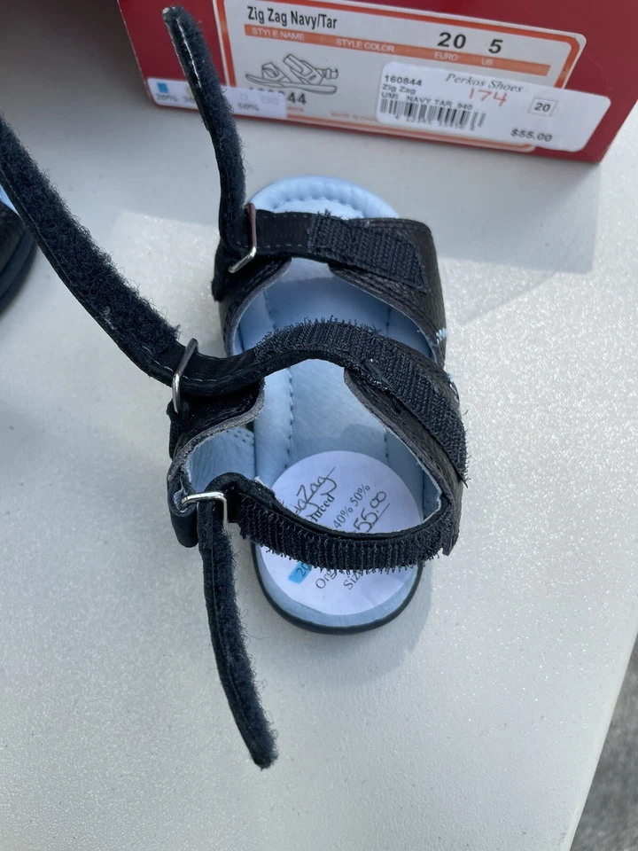 Sandalias de cuero azul marino Umi para niña pequeña - talla 5 Foto 4 de 4