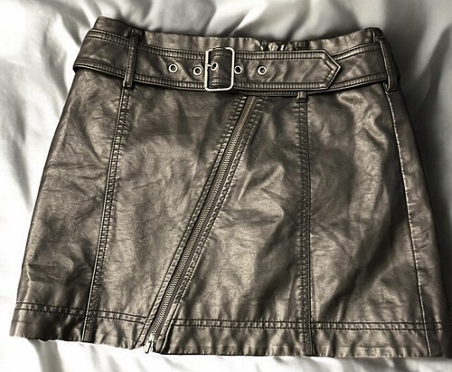 Free People taglia 4 minigonna nera ecopelle asimmetrica con cintura e zip - Foto 1 di 7