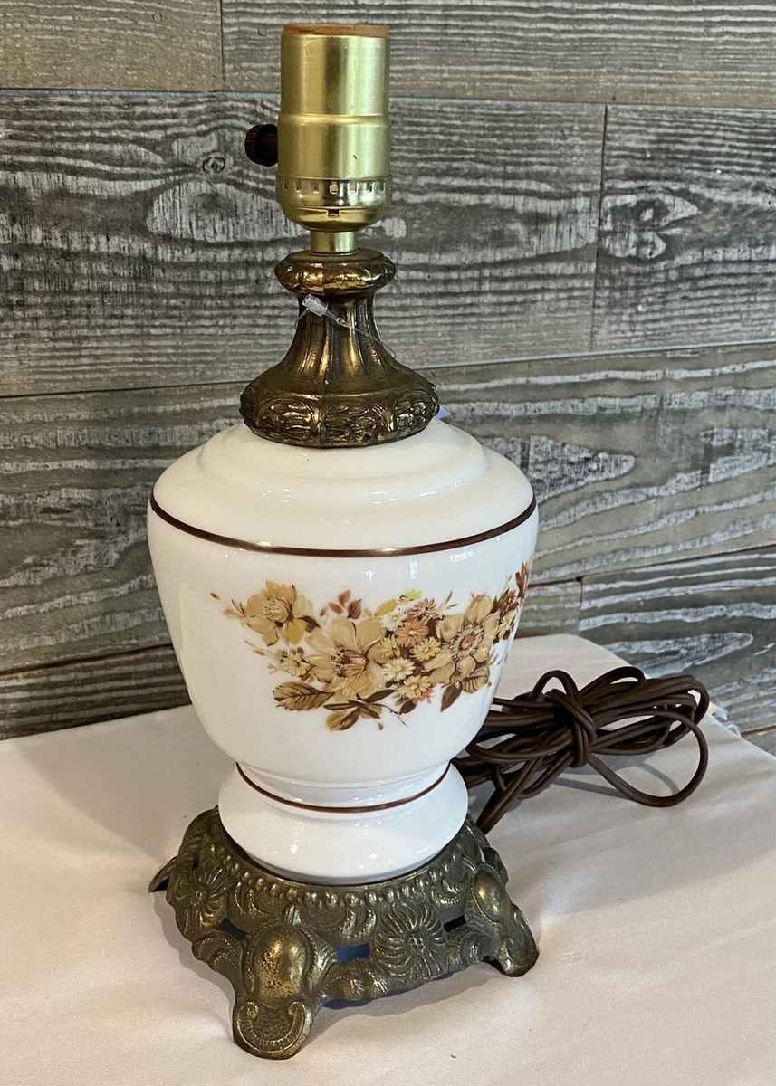 Vintage 1971 L L WMC Hurricane Lamp Flowers Design