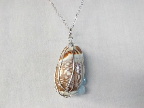 Boho Chic Olive Seashell Pendant Necklace 20" Women's Jewelry US Seller Gift