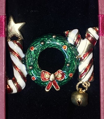 JOY Gold-Tone Enameled Christmas 2 1/4" Brooch Candy Cane Wreath & Star - Picture 6 of 9