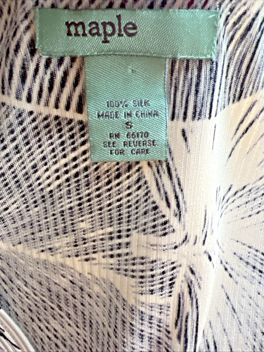 Vestido Anthropologie Arce 100% Seda Kimono Estampado Hoja con Faja Verde - Pequeño - Imagen 4 de 7