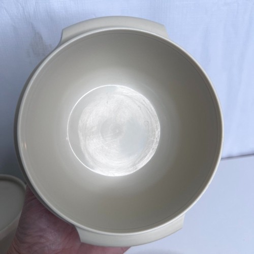 Tupperware Servalier Bowls Set of 2 Tan 1323-27 Containers w/ Starburst Lid VTG - Picture 6 of 8