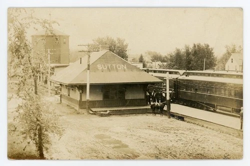 Carte Photo Gare de SUTTON CP Railway Station Estrie Quebec Canada 1918 RPPC