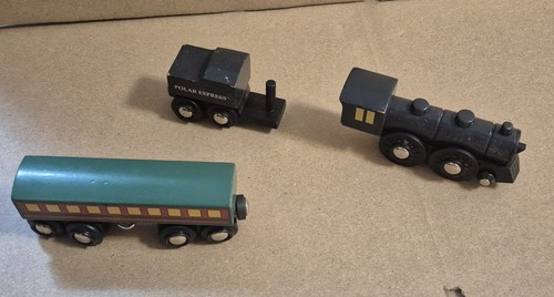 BRIO Wooden Train Polar Express Engine Coal Tender and Passenger Car HTF - Picture 4 of 5