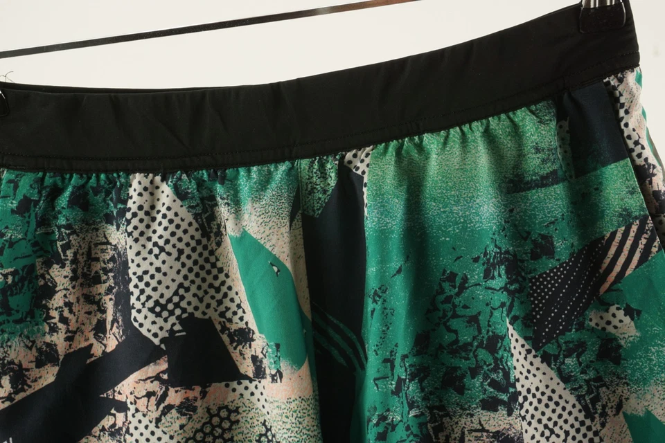 Reebok Japan 2019 Crossfit Games Training Shorts Men's Medium Geometric Lifting - Image 4 of 4