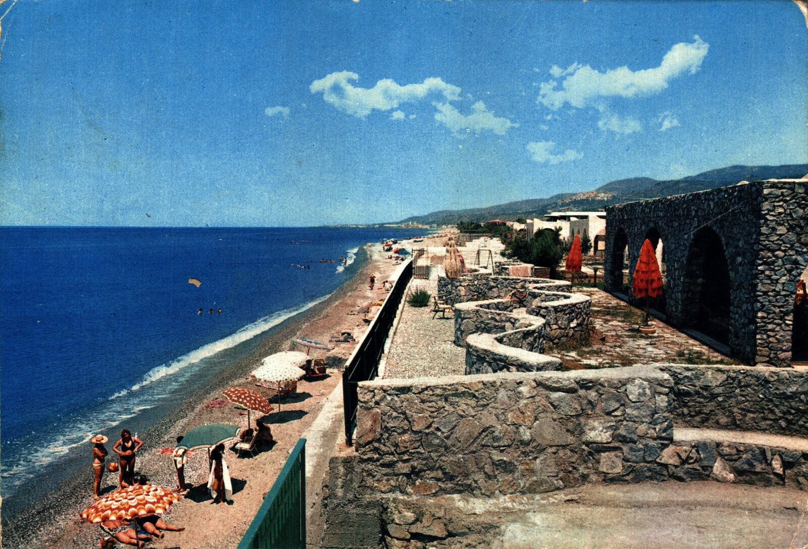 Foto 1 di 2