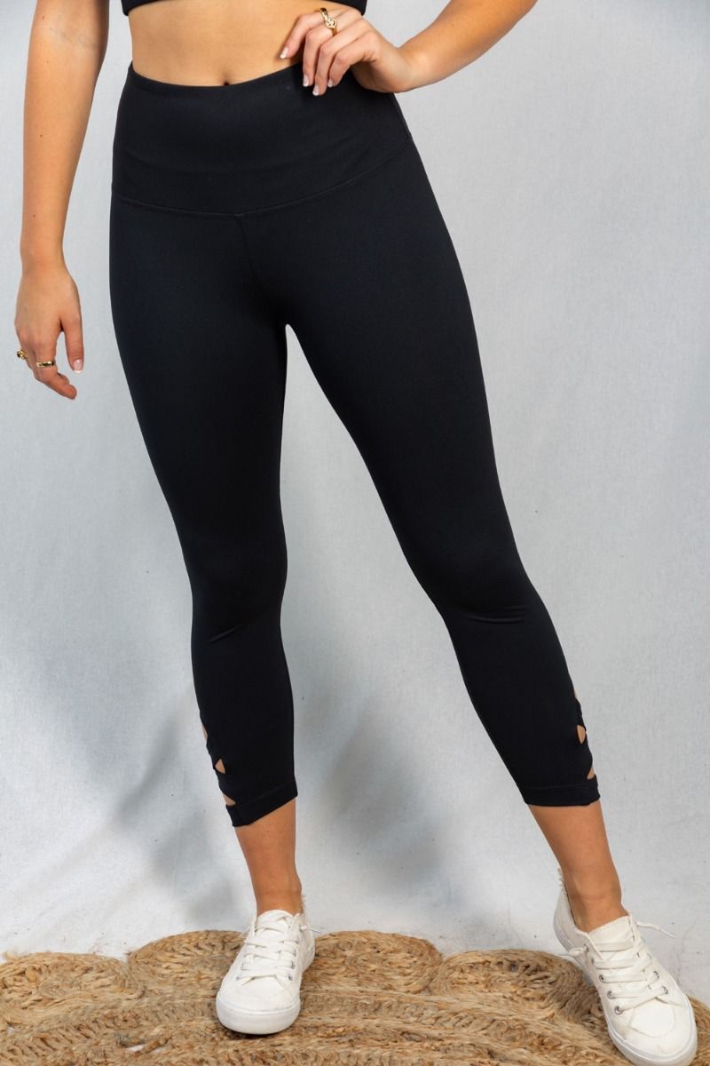 White Birch Black Workout Gym Leggings Criss Cross Cropped Length Stretchy  New