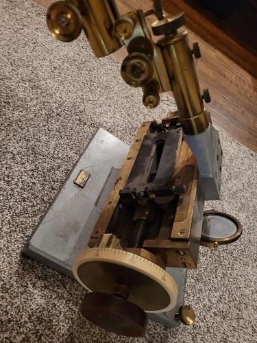 Antiguo Microscopio de Viaje Base de Latón y Hierro Modelo 3 con Objetivos 42+ lb - Imagen 2 de 15