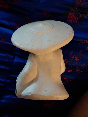 Vintage mid century Modern Chalkware 1951 Oriental Asian 5” Figurine hat lute - Picture 2 of 3