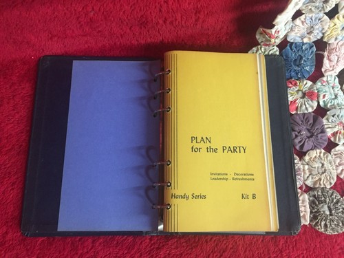 Vintage Handy Games Book with various booklets inside - Picture 3 of 11