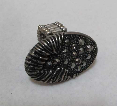 Lovely Bronze Tone Rhinestone Accent Stretch Band Ring Size Medium (7, 8) NWT - Picture 3 of 11
