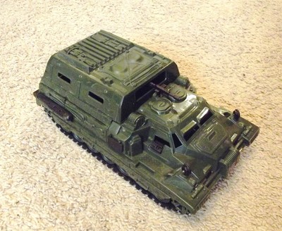 Military all-terrain vehicle GAZ-34039 About 1//18 scale Russian plastic toy