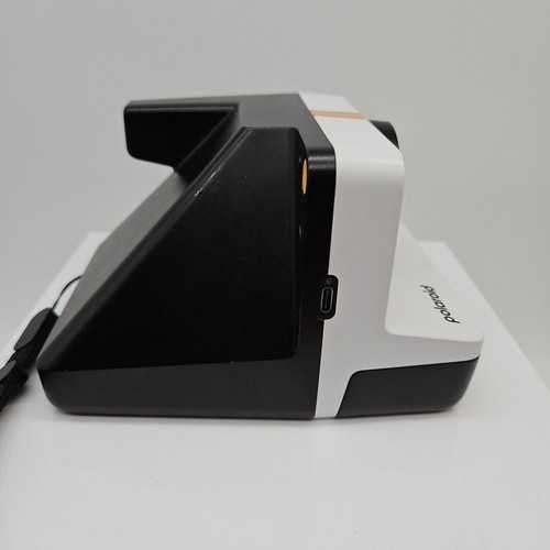 Polaroid Now i-Type Instant Camera - Black & White - Picture 4 of 5