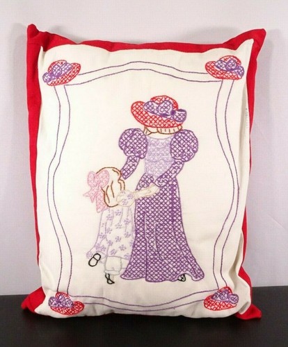 Handgefertigtes besticktes Kissen/roter Hut Dame mit kleinem Mädchen/mehrfarbig 12 Zoll - Bild 1 von 12