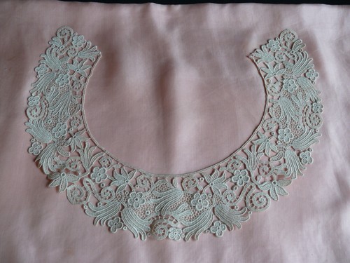 Col ancien en dentelle mécanique style guipure vers 1900 mercerie loisir créatif - Imagen 1 de 11