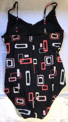 Speedo Swimsuit One Piece Womens Built in Bra Geometric Size 16 - Picture 2 of 9