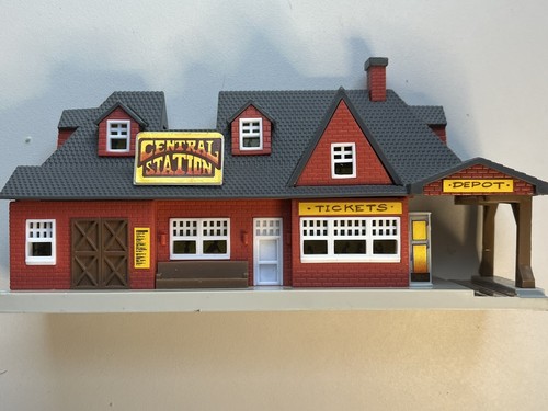 1989 Micro Machines City Scenes Central Station Train Depot- Light Not Working. - Picture 2 of 7