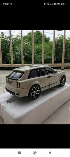 1/20 pressofuso Rolls-Royce Culinan bianco 1:20 modello di auto giocattolo di lusso bambini regalo adulti - Foto 4 di 12