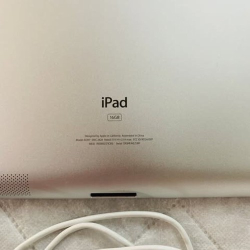 Apple iPad 2nd Generation 16GB Wi-Fi A1395 Silver LOCKED. Works Read - Picture 4 of 5