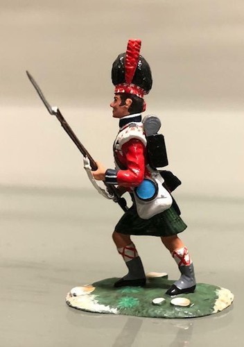 ANI MINIATURES, ADVANCING HIGHLANDER INTO BATTLE 54MM PAINTED METAL FIGURE - Picture 2 of 9
