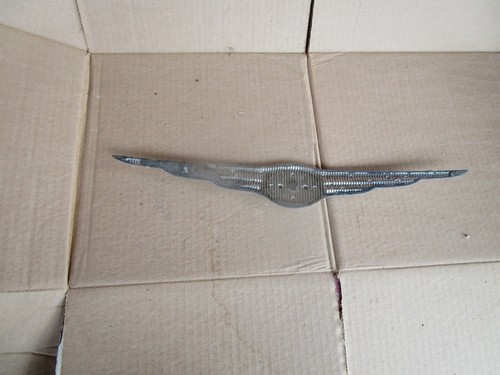 Chrysler Emblem #2 - Picture 3 of 9
